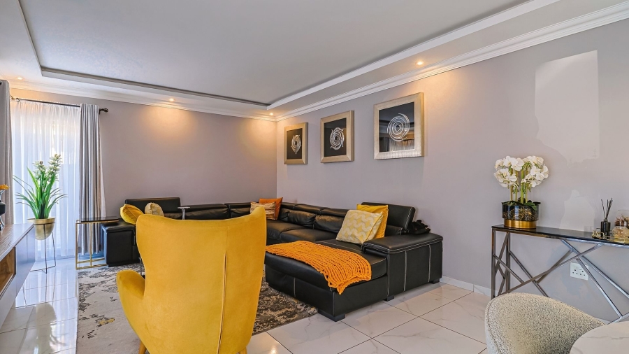 4 Bedroom Property for Sale in Waterkloof East North West